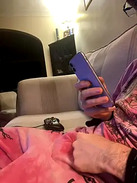 EE123458 online show from November 23, 8:08 pm