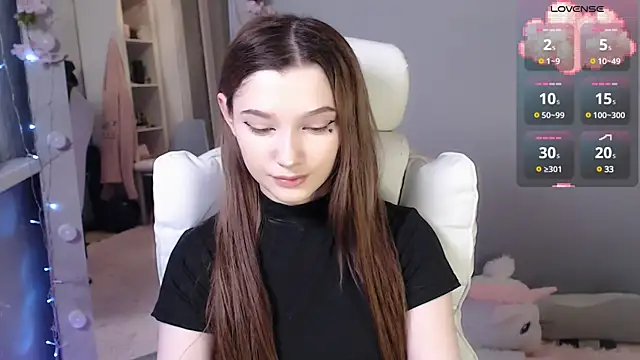 White kitty01 online show from January 15, 1:09 pm