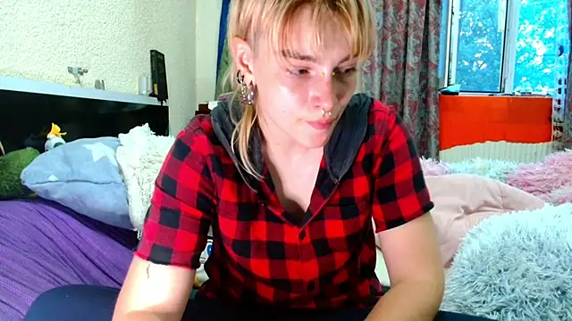 Sophie Bell online show from May 27, 5:32 pm