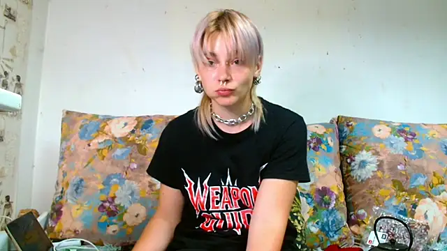 Sophie Bell online show from June 26, 6:56 pm