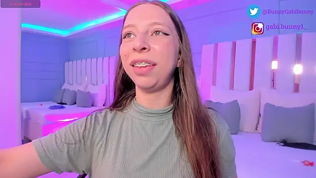 gabi bunny online show from September 10, 4:40 pm