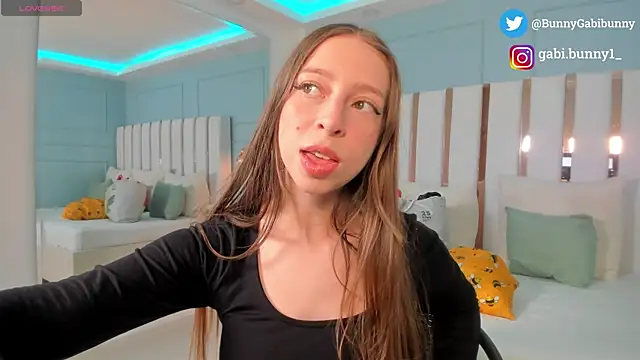 gabi bunny online show from April 15, 5:53 pm