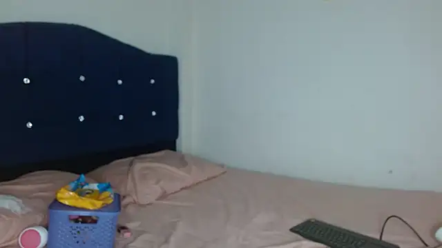 Snapshot of SophiaMeyerst chatting on December 9, 3:33 pm SophiaMeyerst online show from December 9, 3:33 pm