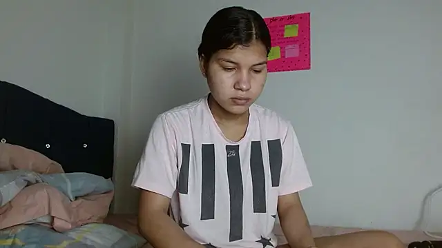 Snapshot of SophiaMeyerst chatting on December 16, 4:49 pm SophiaMeyerst online show from December 16, 4:49 pm