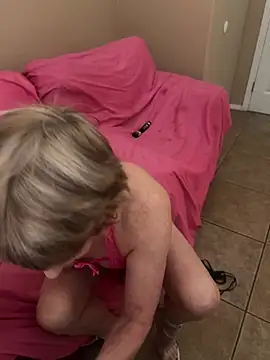 Snapshot of TSPornStarDancer chatting on March 5, 5:29 pm TSPornStarDancer online show from March 5, 5:29 pm