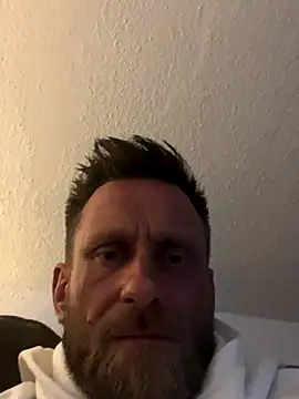 Snapshot of Bro4bro0040 chatting on November 12, 1:39 am Bro4bro0040 online show from November 12, 1:39 am