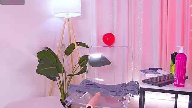 Snapshot of Sexydoll112 chatting on February 7, 11:41 pm Sexydoll112 online show from February 7, 11:41 pm