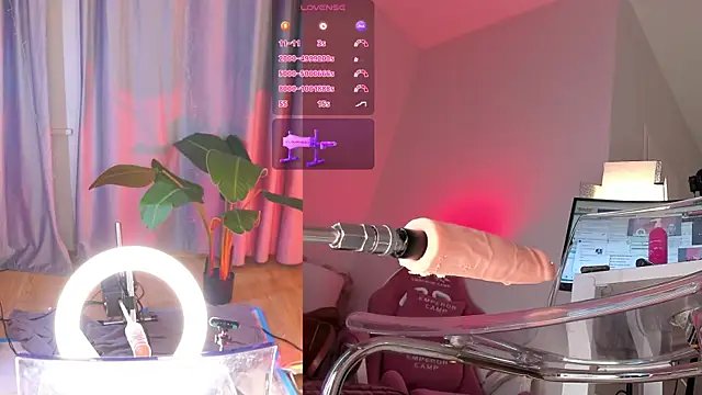 Snapshot of Sexydoll112 chatting on February 9, 12:03 am Sexydoll112 online show from February 9, 12:03 am