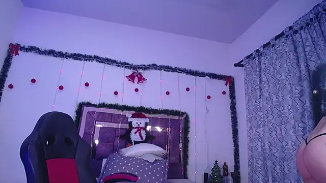 alejandrafitt online show from December 16, 4:06 am