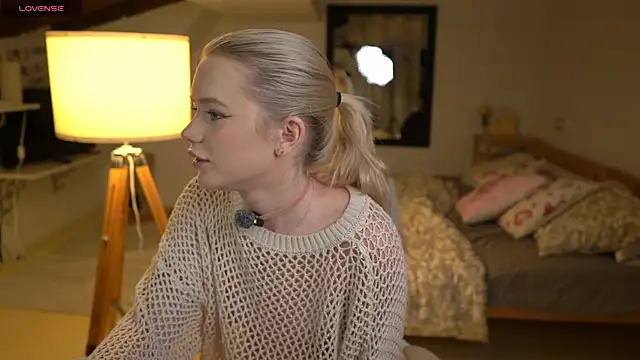 LexieLoree online show from November 26, 4:02 am