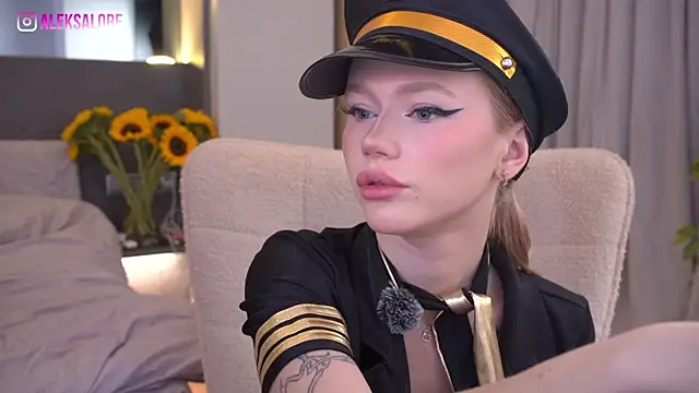 LexieLoree online show from July 6, 3:03 am