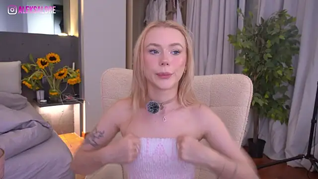 LexieLoree online show from July 12, 3:08 am