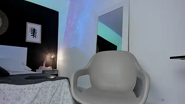 VioletPaket online show from February 27, 9:04 pm