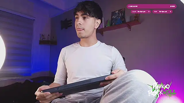 Snapshot of thiago_rockwelll chatting on September 9, 11:10 am thiago rockwelll online show from September 9, 11:10 am