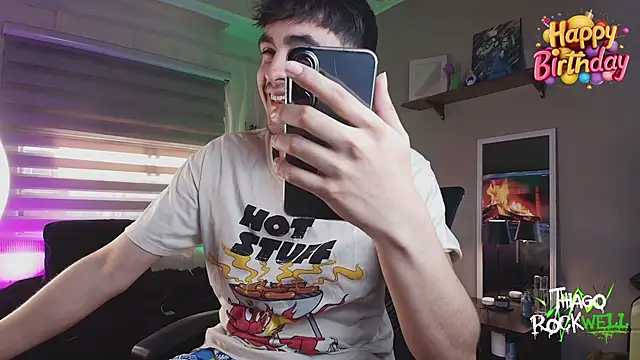 Snapshot of thiago_rockwelll chatting on September 25, 10:24 pm thiago rockwelll online show from September 25, 10:24 pm