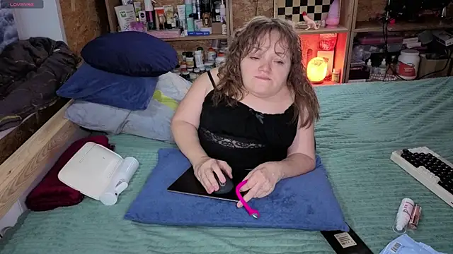 MiniNatalie online show from December 4, 1:42 pm