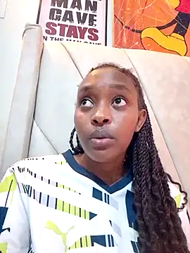 Snapshot of Sweet_mella chatting on April 18, 8:31 pm Sweet mella online show from April 18, 8:31 pm