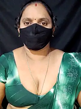 Snapshot of vintage-vibs chatting on February 13, 5:33 pm vintage-vibs online show from February 13, 5:33 pm