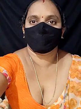 Snapshot of vintage-vibs chatting on February 17, 5:53 pm vintage-vibs online show from February 17, 5:53 pm