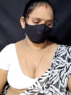 Snapshot of vintage-vibs chatting on February 22, 5:46 pm vintage-vibs online show from February 22, 5:46 pm