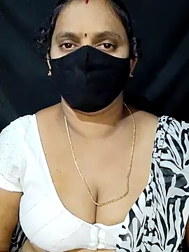 Snapshot of vintage-vibs chatting on March 4, 10:49 pm vintage-vibs online show from March 4, 10:49 pm