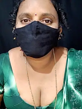 Snapshot of vintage-vibs chatting on September 21, 4:52 pm vintage-vibs online show from September 21, 4:52 pm