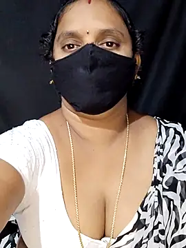 Snapshot of vintage-vibs chatting on October 1, 6:14 pm vintage-vibs online show from October 1, 6:14 pm