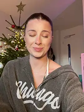 Mia-Minou online show from December 20, 2:35 pm