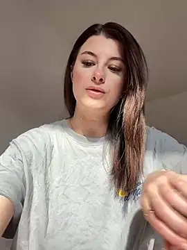 Mia-Minou online show from March 8, 1:59 pm