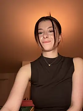 Mia-Minou online show from April 7, 6:52 pm