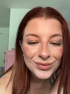 Snapshot of Mia-Minou chatting on June 2, 8:16 am Mia-Minou online show from June 2, 8:16 am