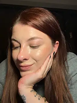 Snapshot of Mia-Minou chatting on June 12, 10:52 pm Mia-Minou online show from June 12, 10:52 pm