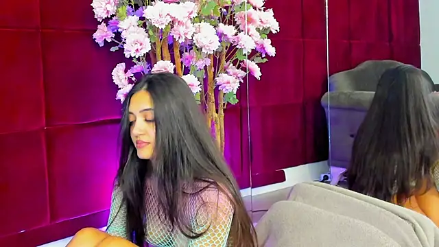 Alexxa online show from October 31, 6:31 pm