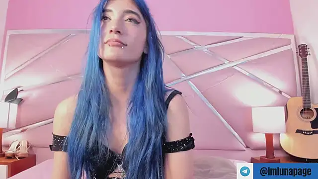 Snapshot of Lunapage chatting on February 3, 4:20 pm Lunapage online show from February 3, 4:20 pm