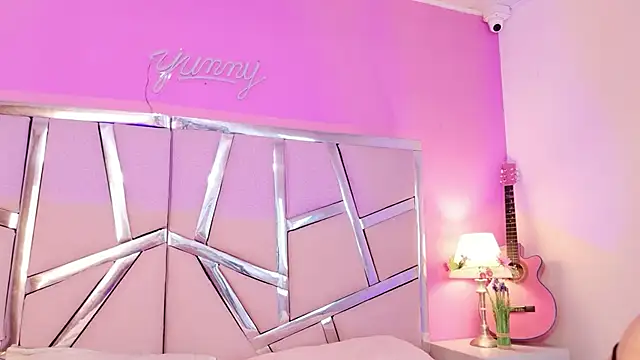 Snapshot of Lunapage chatting on September 23, 9:07 pm Lunapage online show from September 23, 9:07 pm