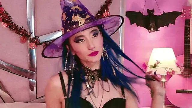 Snapshot of Lunapage chatting on October 14, 8:20 pm Lunapage online show from October 14, 8:20 pm