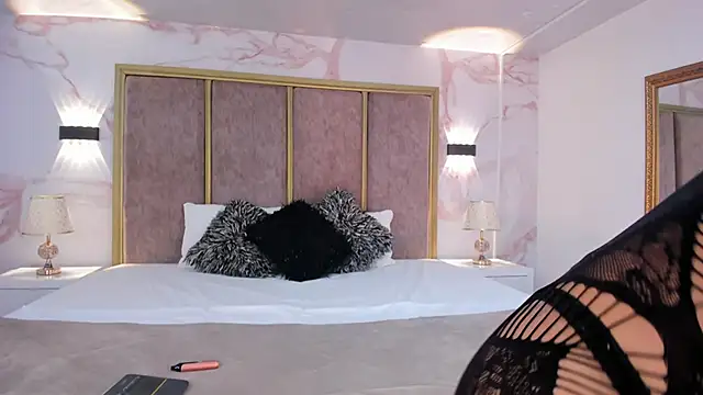 Snapshot of MadelineJones chatting on March 12, 9:13 pm MadelineJones online show from March 12, 9:13 pm