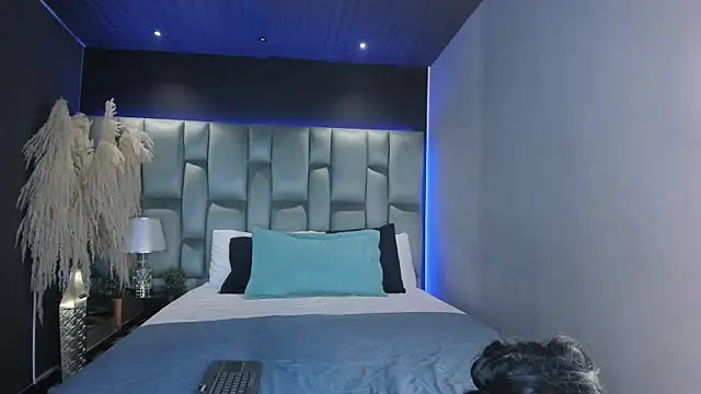 Snapshot of MadelineJones chatting on September 18, 9:06 pm MadelineJones online show from September 18, 9:06 pm