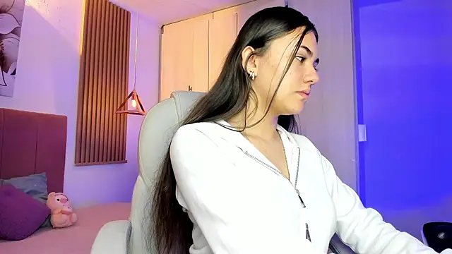 mia nevaeh online show from November 28, 8:55 pm