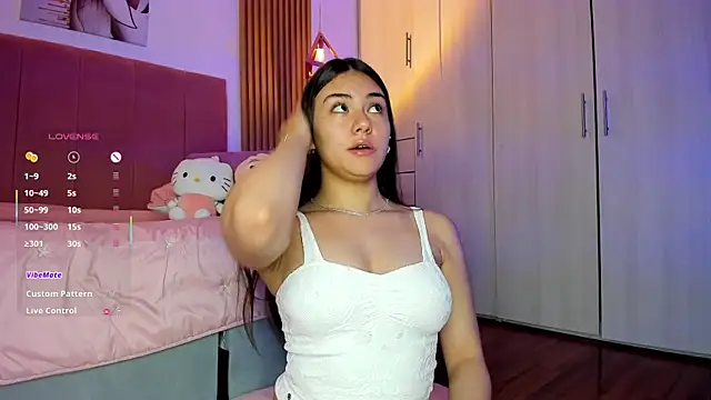 mia nevaeh online show from January 10, 8:32 pm