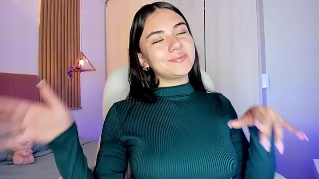 mia nevaeh online show from March 14, 9:20 pm