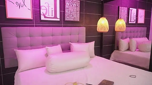 Bella TS  online show from March 13, 10:10 pm