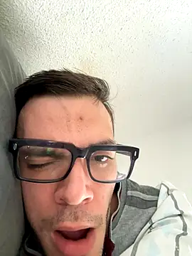 Snapshot of sperakevin98 chatting on November 5, 2:06 pm sperakevin98 online show from November 5, 2:06 pm