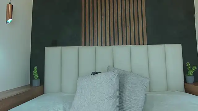 Snapshot of AmyPalmmer chatting on February 19, 6:43 pm AmyPalmmer online show from February 19, 6:43 pm