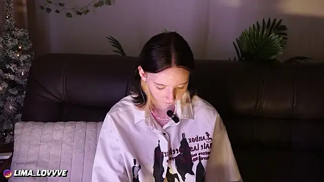 LimaLexxx online show from December 22, 5:21 pm