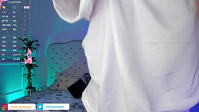 charlotte  grey online show from March 17, 11:00 pm