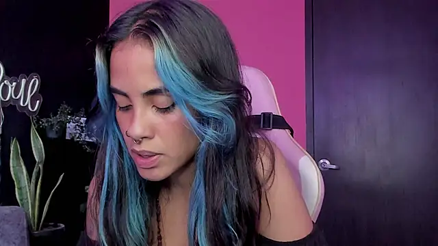 Juanadearco5 online show from December 16, 8:25 pm