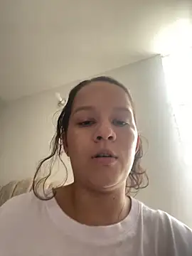 Snapshot of Sophie_milk chatting on November 9, 8:18 pm Sophie milk online show from November 9, 8:18 pm