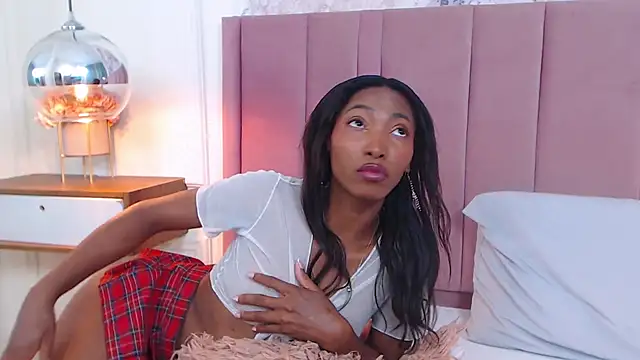 Snapshot of SabrinaDevill chatting on February 4, 4:39 pm SabrinaDevill online show from February 4, 4:39 pm