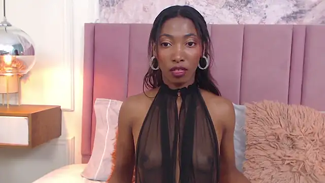 Snapshot of SabrinaDevill chatting on February 5, 1:33 pm SabrinaDevill online show from February 5, 1:33 pm